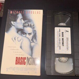 Basic Instinct (1992) VHS Drama Erotic Thriller Michael Douglas Sharon Stone